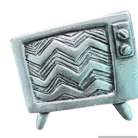 Seagull Pewter Jewelry - Television Brooch Signed SEAGULL PEWTER MADE IN CANADA Vintage